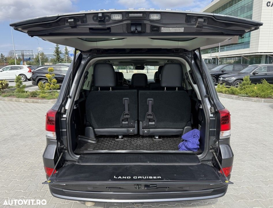Toyota Land Cruiser - 34