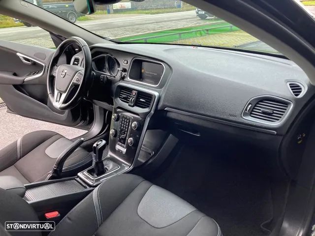 Volvo V40 T2 Momentum - 34