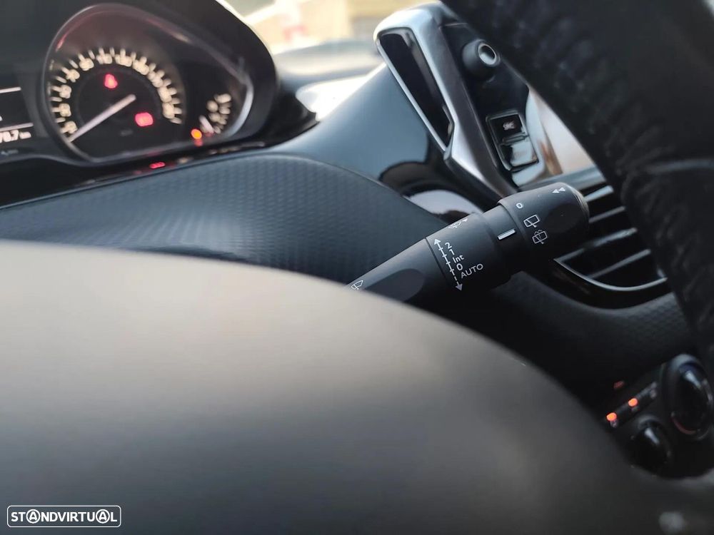 Peugeot 2008 1.2 PureTech Style - 19