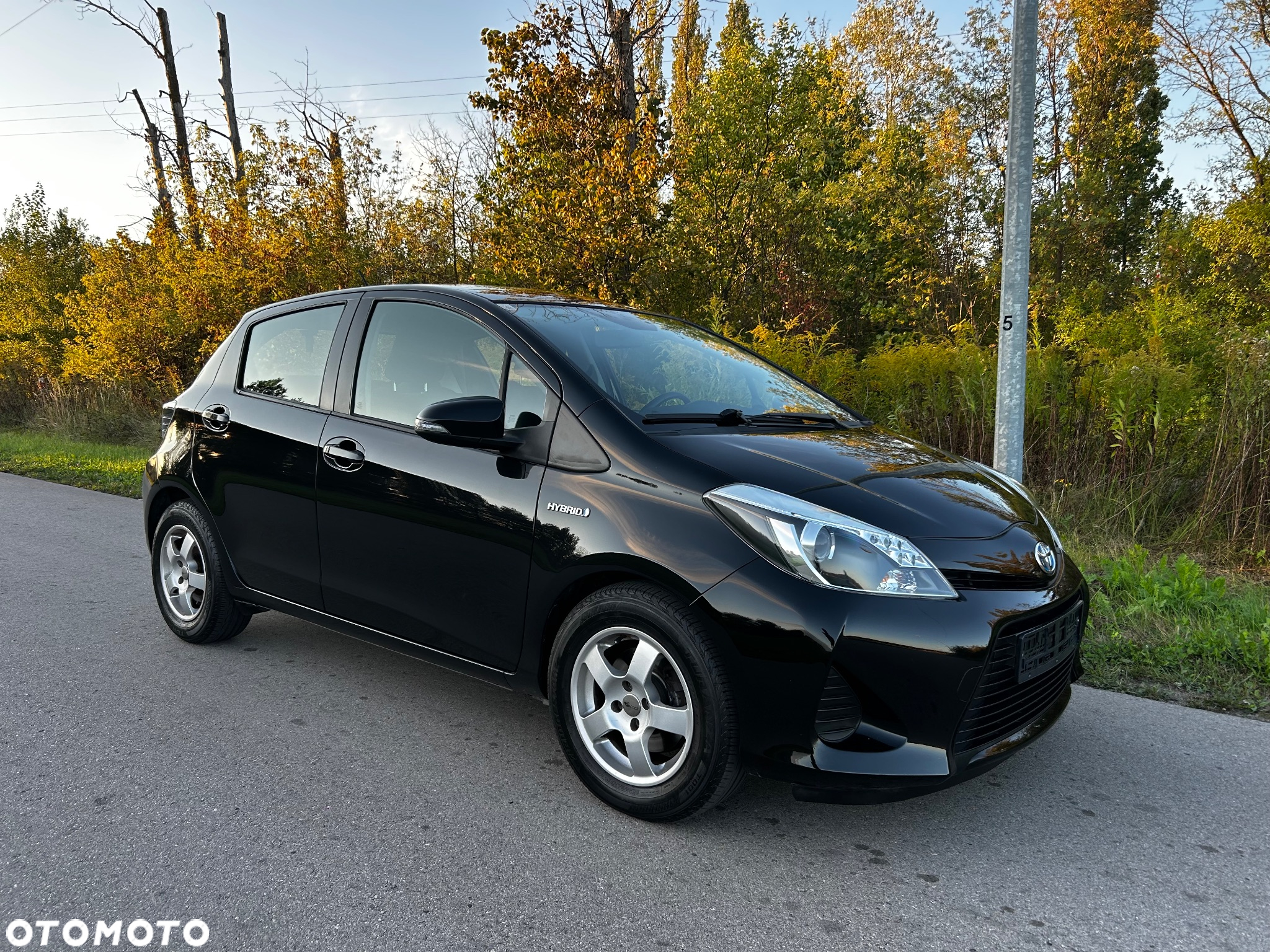 Toyota Yaris Hybrid 1.5 VVT-i - 5