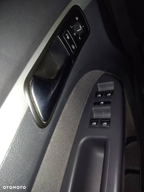Volkswagen Touran - 13
