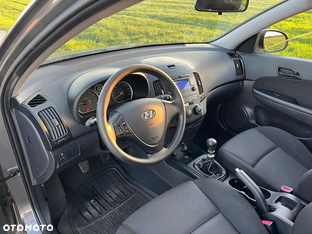 Hyundai i30 1.4 Base + - 40