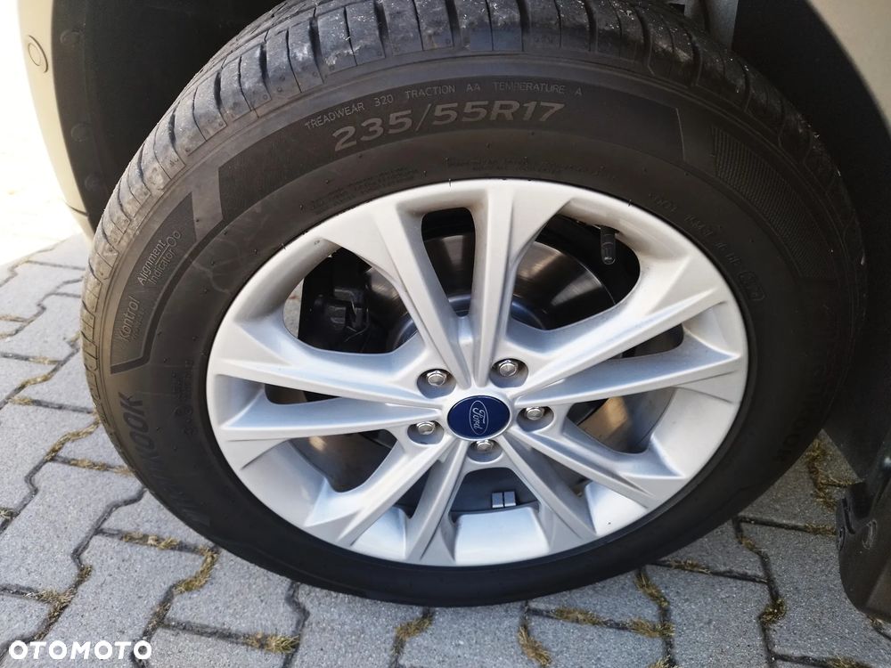 Ford Kuga 1.5 EcoBoost 2x4 Titanium - 11