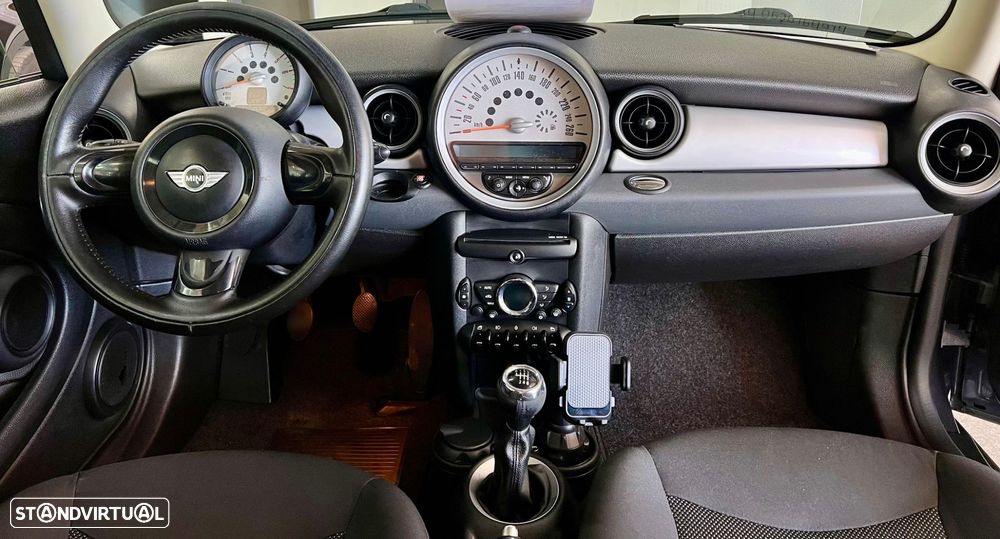 MINI 3 Portas One D - 6