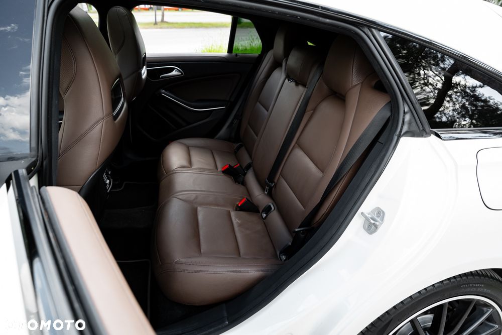 Mercedes-Benz CLA ver-250-amg-line - 21