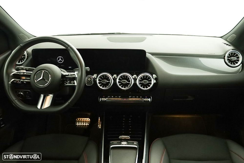 Mercedes-Benz B 250 e AMG Line — fotografia 9