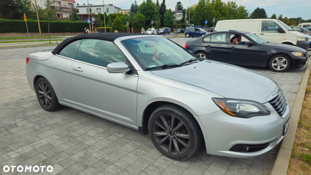 Chrysler 200 - 16