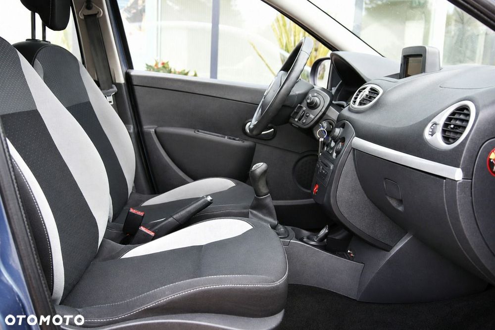 Renault Clio - 9