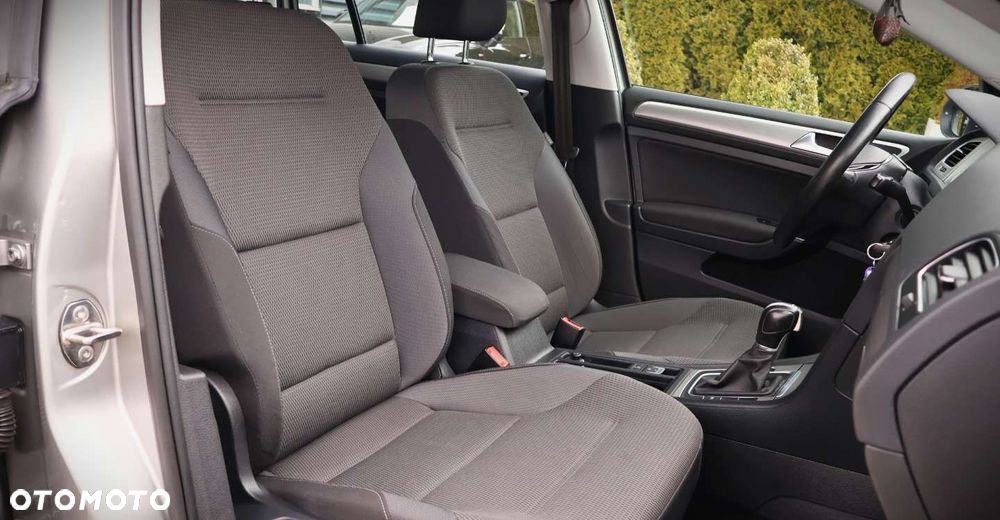 Volkswagen Golf - 16