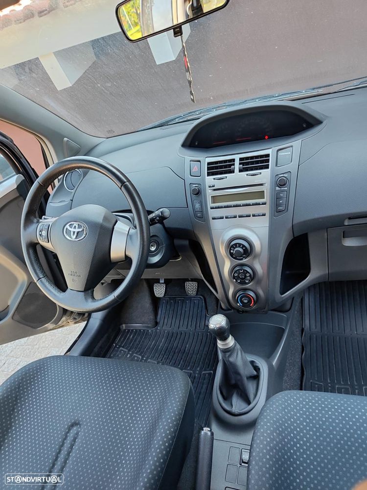 Toyota Yaris 1.0 VVT-i Sol - 12