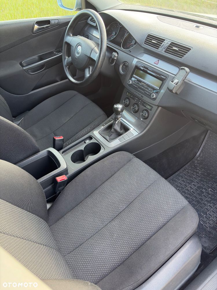 Volkswagen Passat 1.6 Comfortline - 13