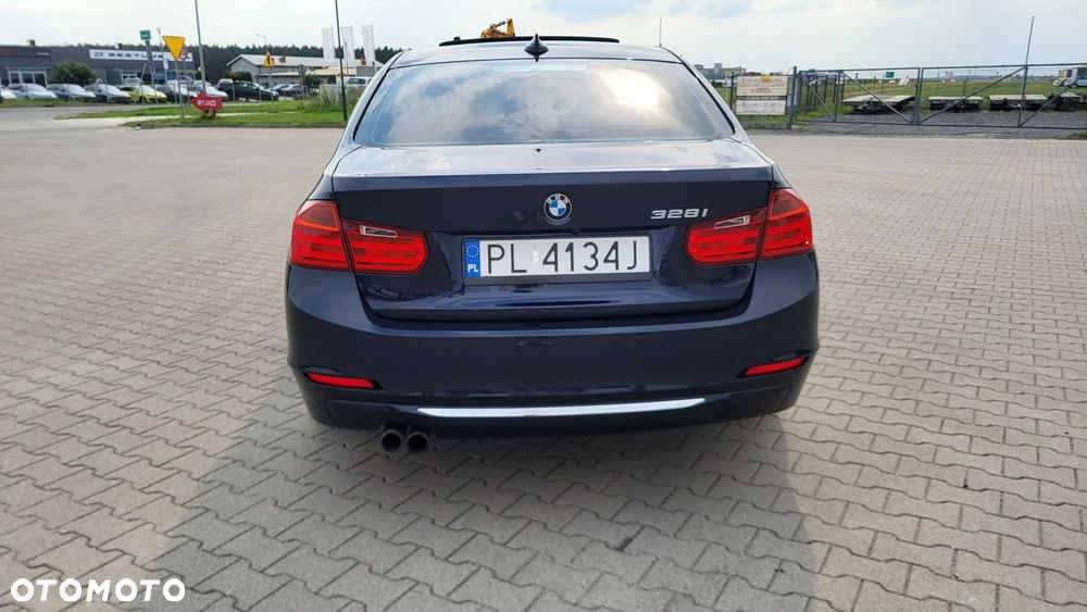 BMW Seria 3 328i Luxury Line - 5