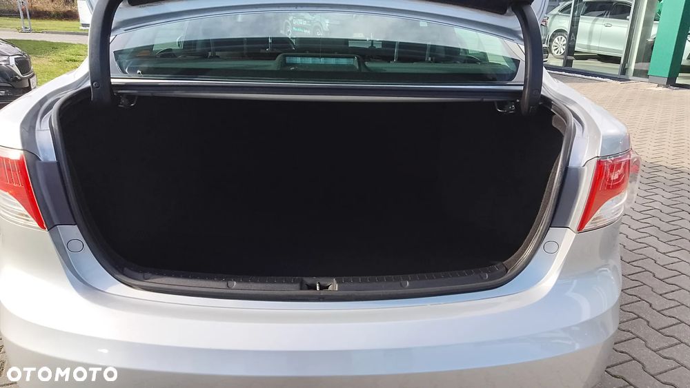 Toyota Avensis 1.8 Luna - 25