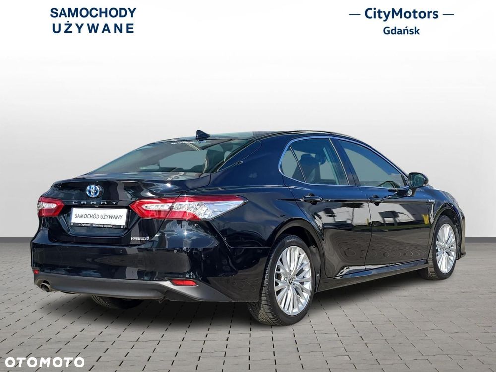 Toyota Camry - 2