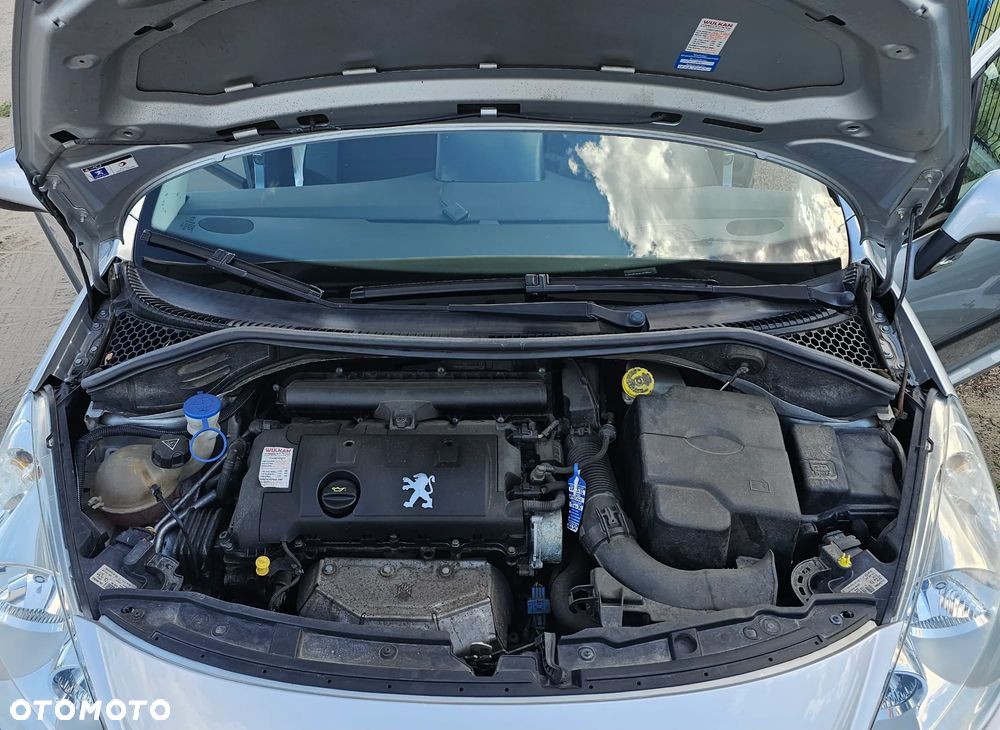 Peugeot 207 1.4 - 23