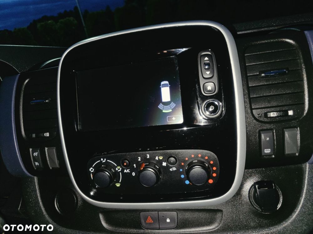 Opel Vivaro - 25