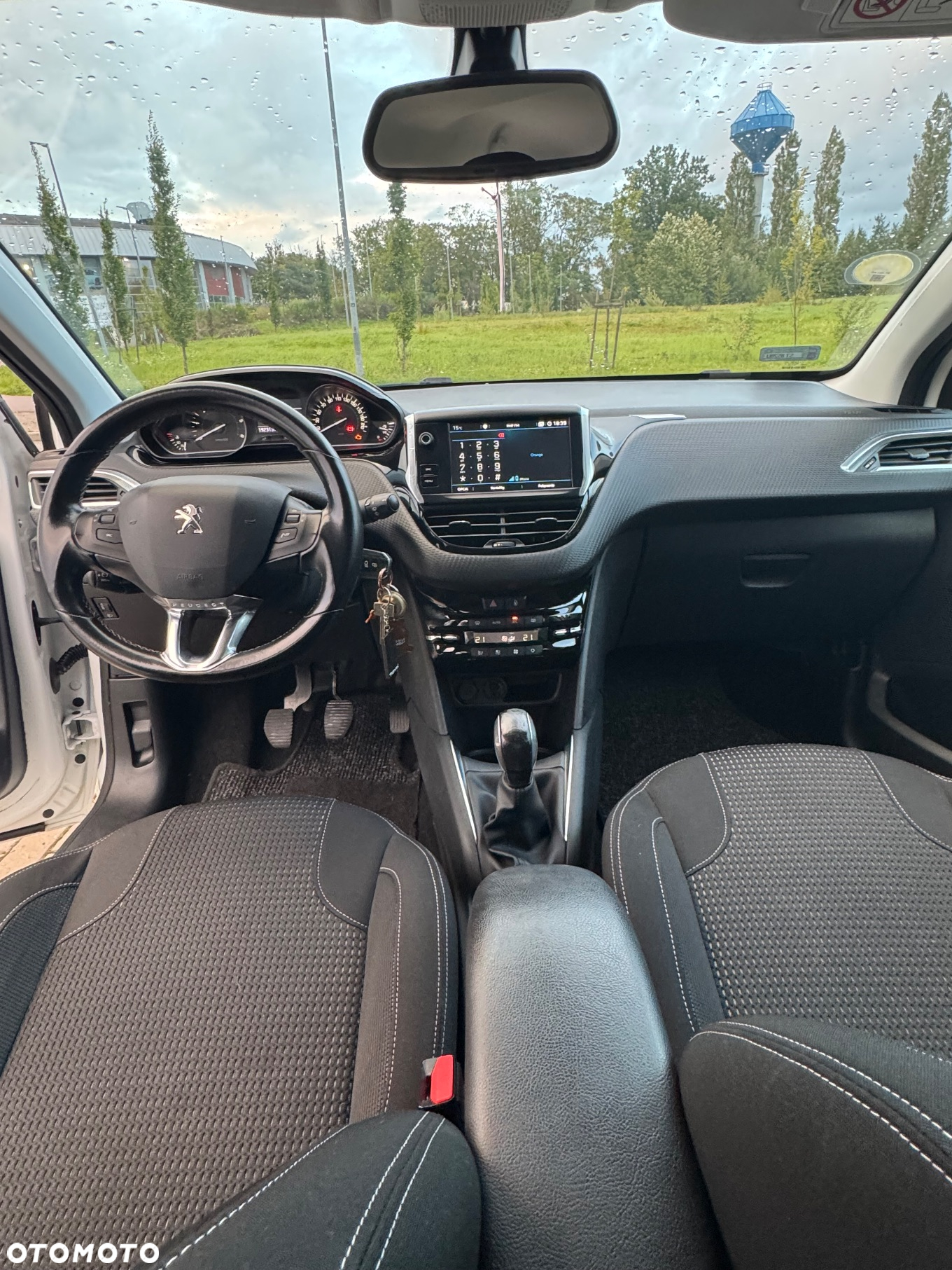 Peugeot 208 - 12