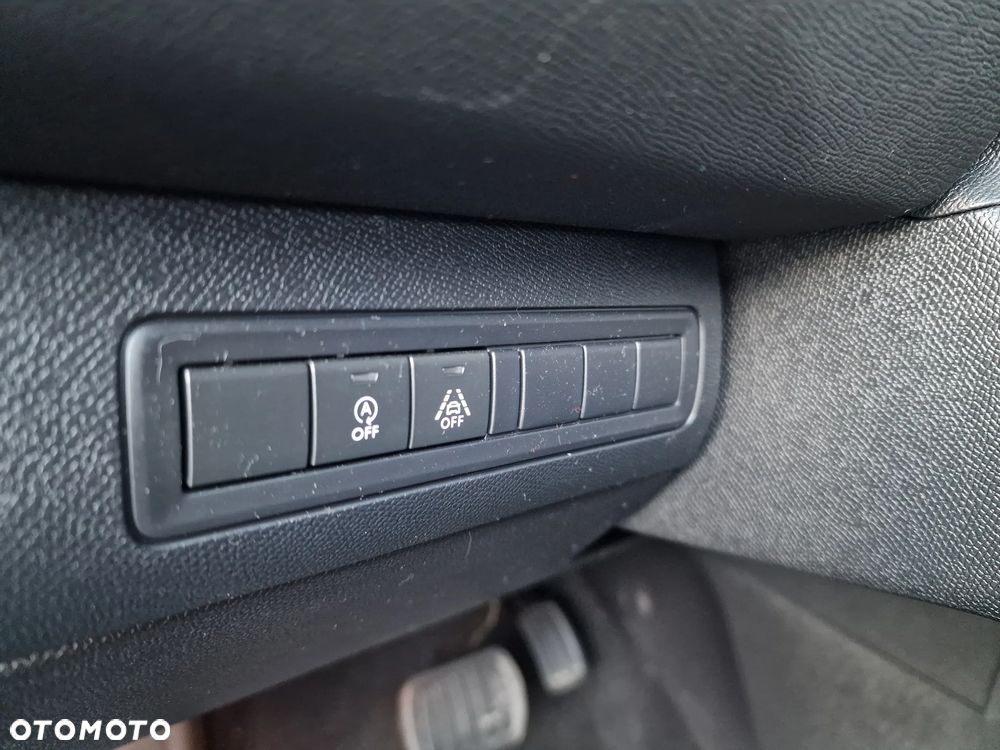 Peugeot 308 PureTech 130 GPF EAT8 Stop & Start Allure Pack - 32