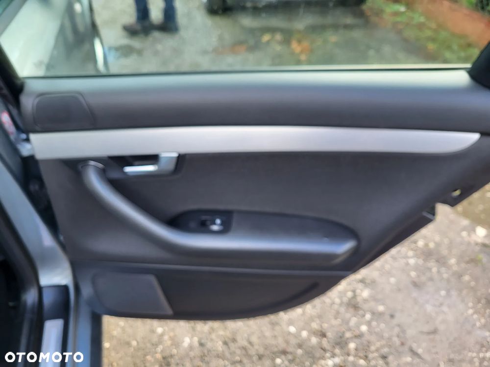 Audi A4 Avant 2.0 TFSI quattro S tronic Ambiente - 27