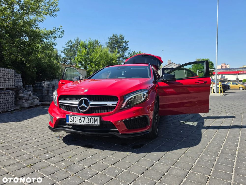 Mercedes-Benz GLA - 11
