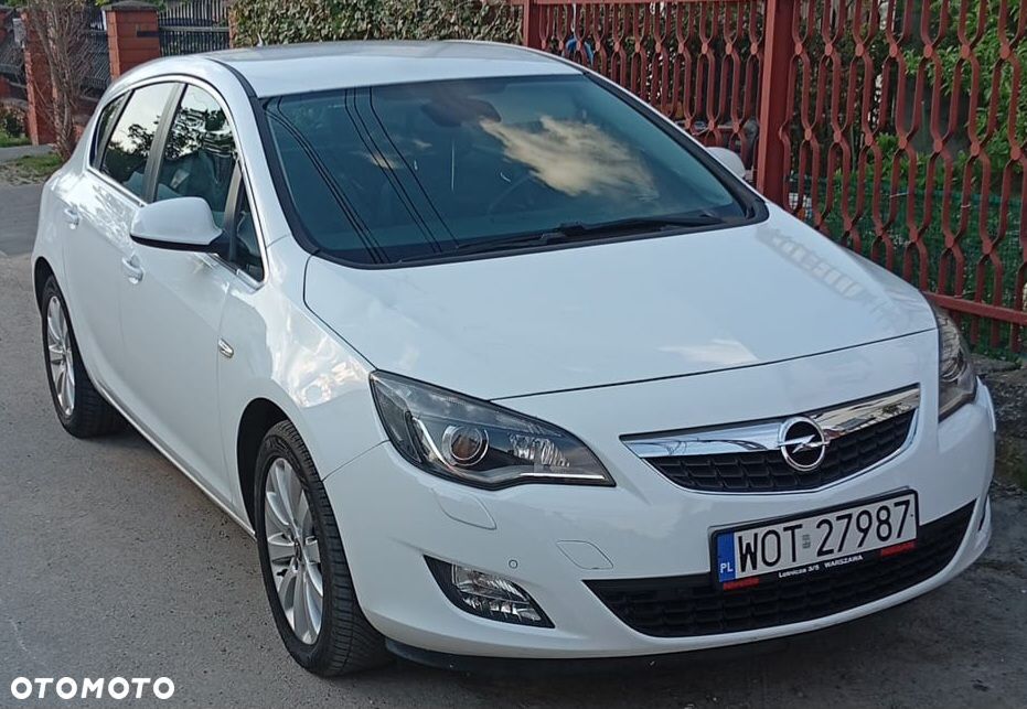 Opel Astra 1.7 CDTI Cosmo - 1