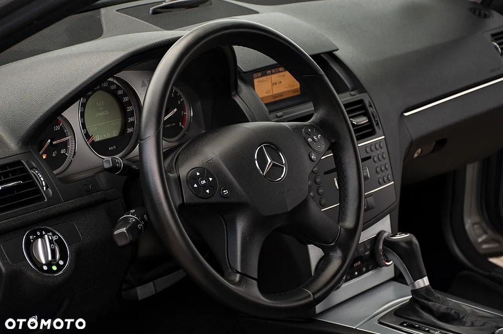 Mercedes-Benz Klasa C 180 Kompressor Automatik Avantgarde - 37