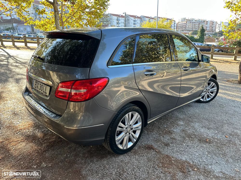 Mercedes-Benz B 180 - 11