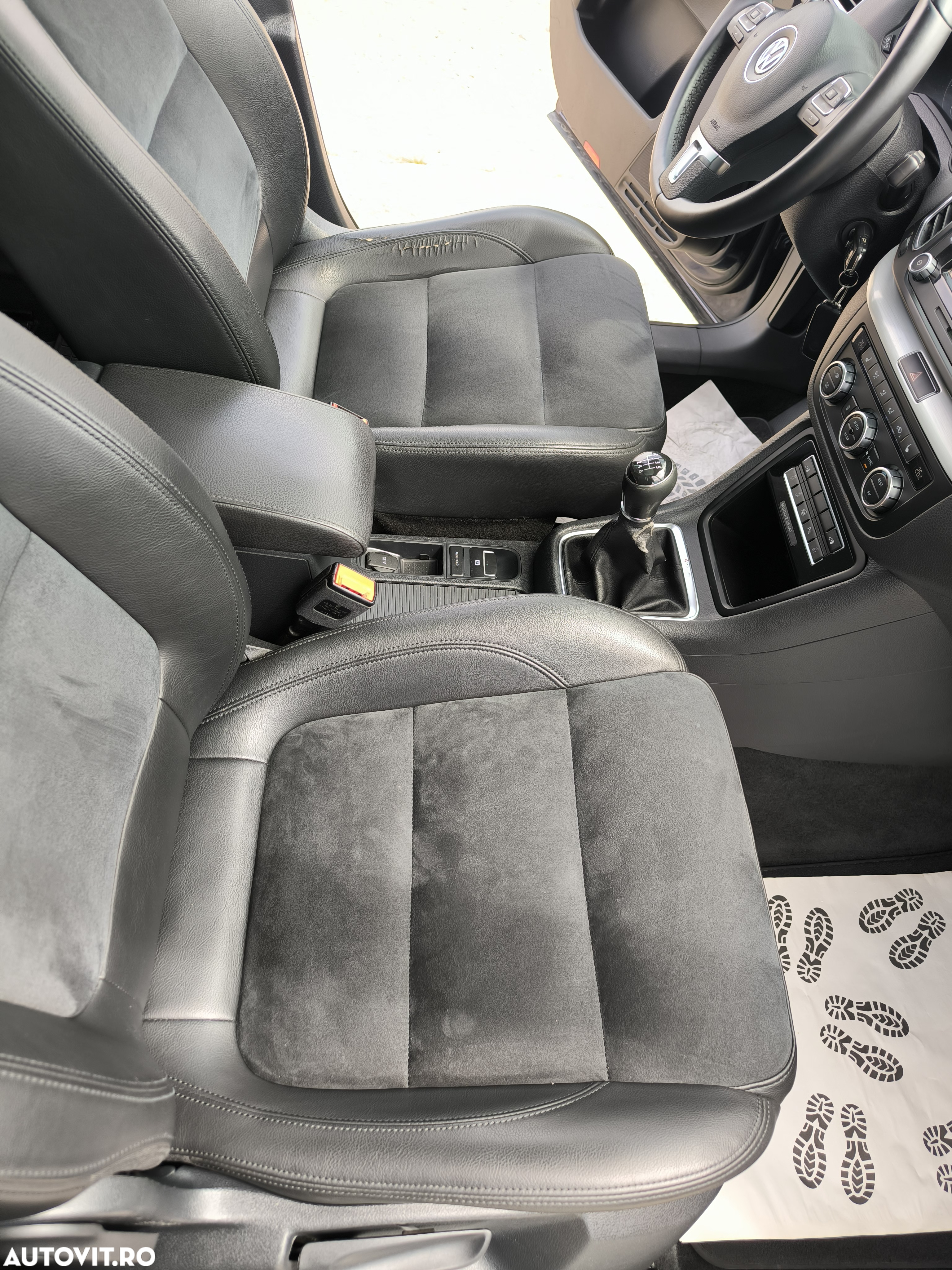 Volkswagen Sharan 2.0 TDI 4MOTION Blue Motion Life - 11
