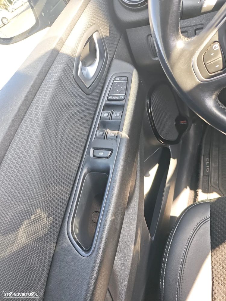 Renault Clio Sport Tourer Energy dCi 90 EDC Intens - 8