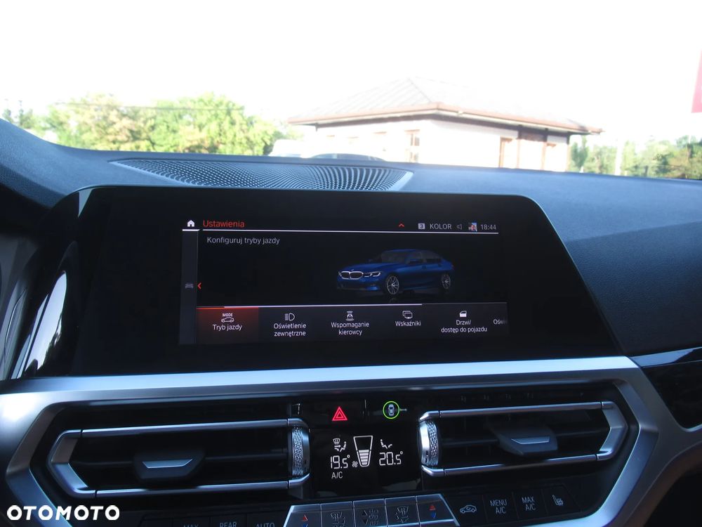 BMW Seria 3 320i xDrive Sport Line - 17