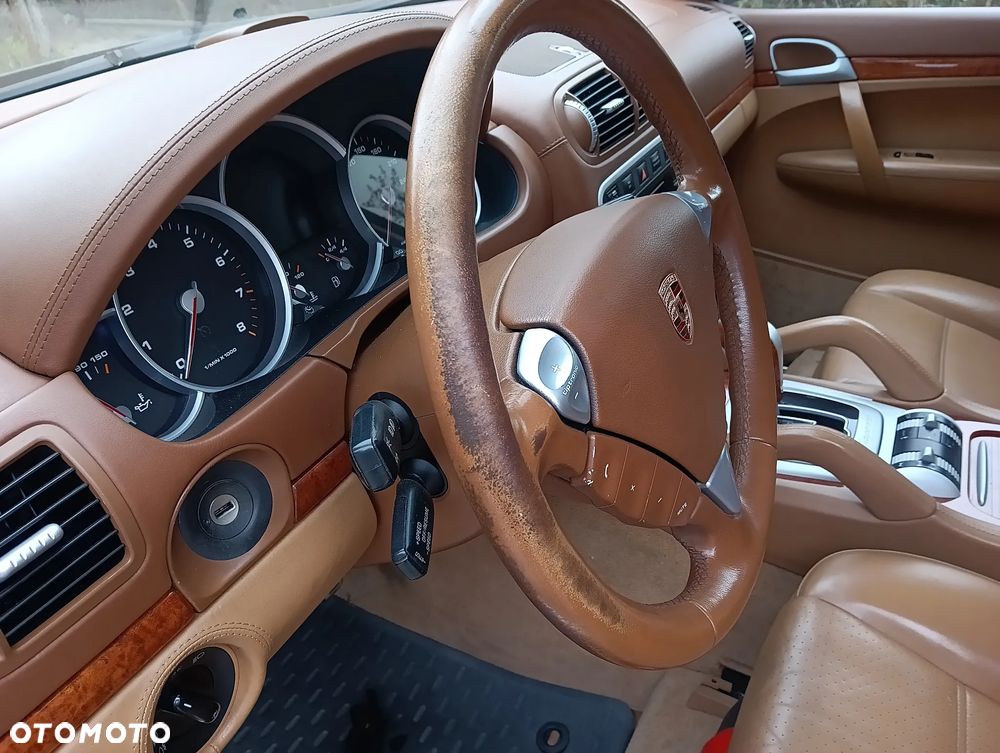 Porsche Cayenne - 10