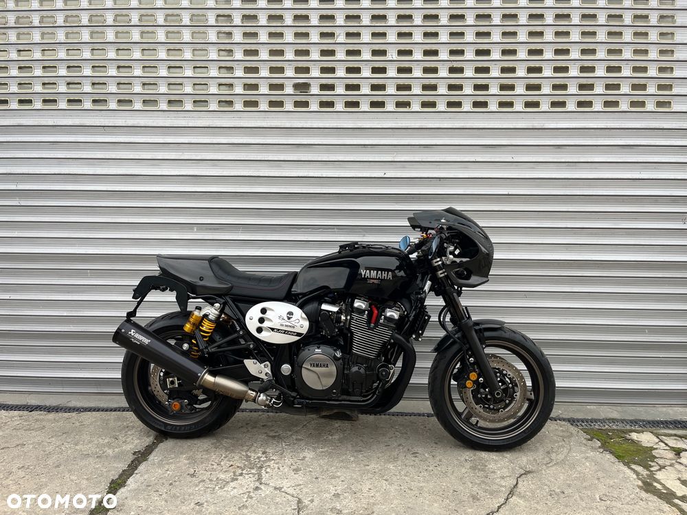 Yamaha XJR - 21