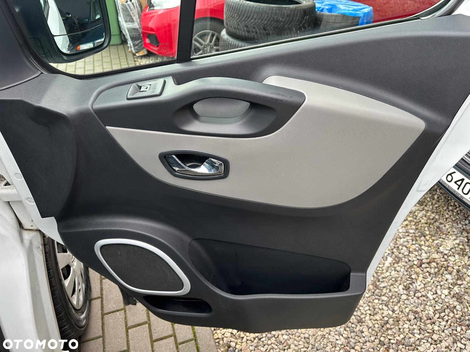 Renault TRAFIC - 13