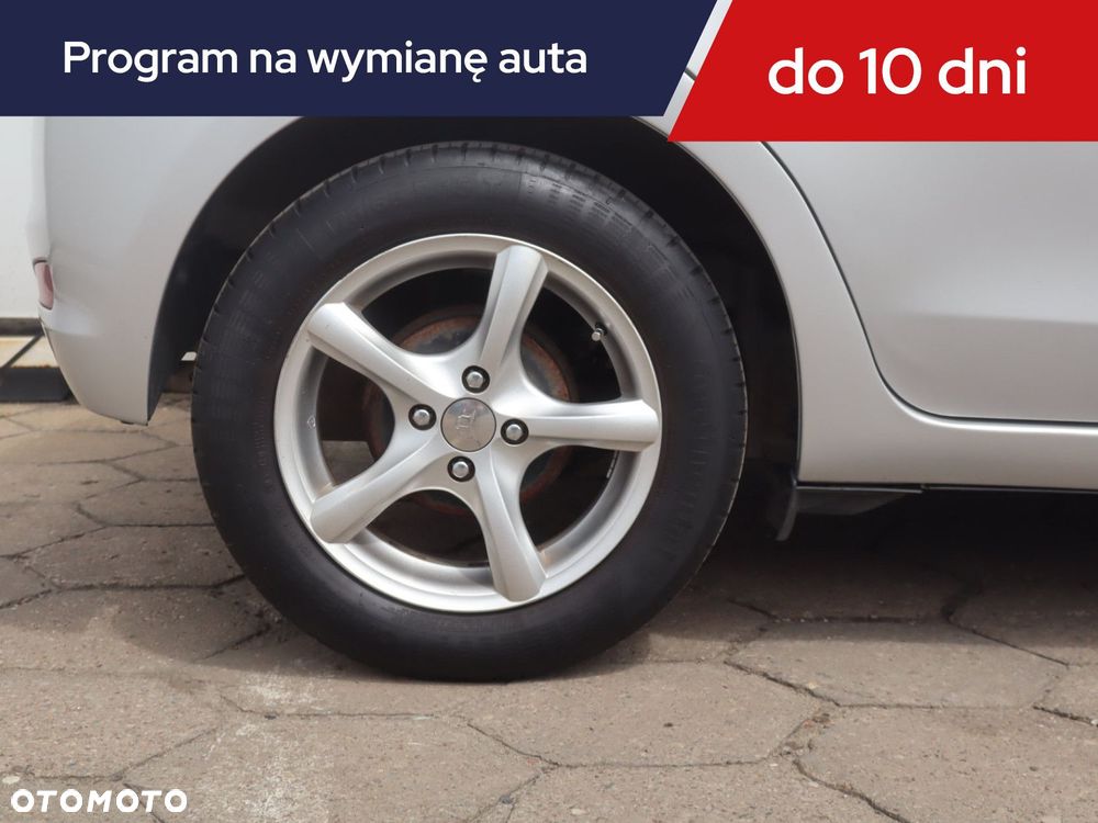 Toyota Yaris - 15