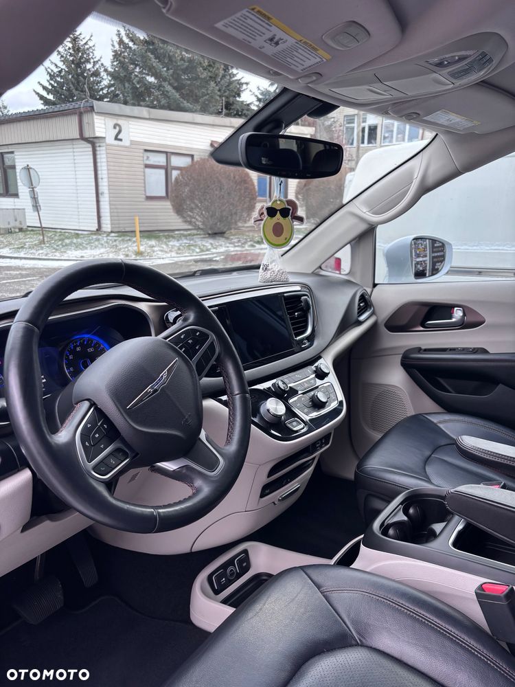 Chrysler Pacifica - 14