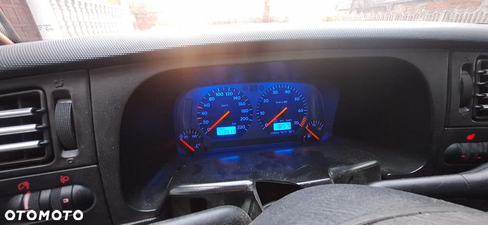 Volkswagen Golf - 10