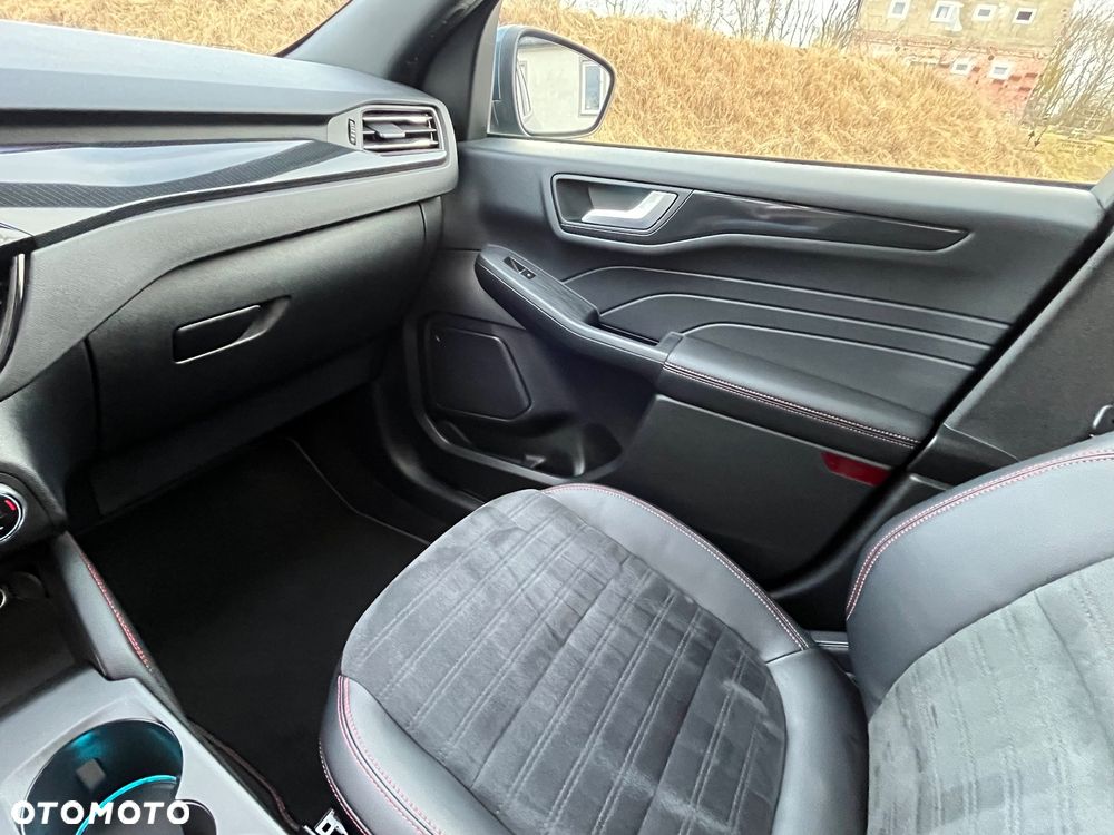 Ford Kuga 2.0 EcoBlue 4x4 ST-LINE X - 23