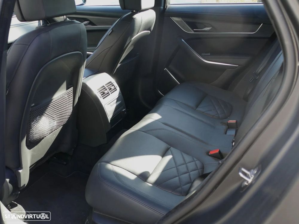 Jaguar F-Pace 2.0 P400e AWD R-Dynamic S - 30