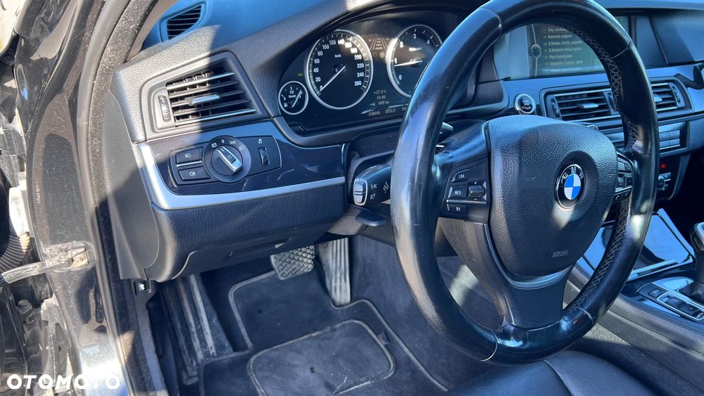 BMW Seria 5 525d xDrive - 19
