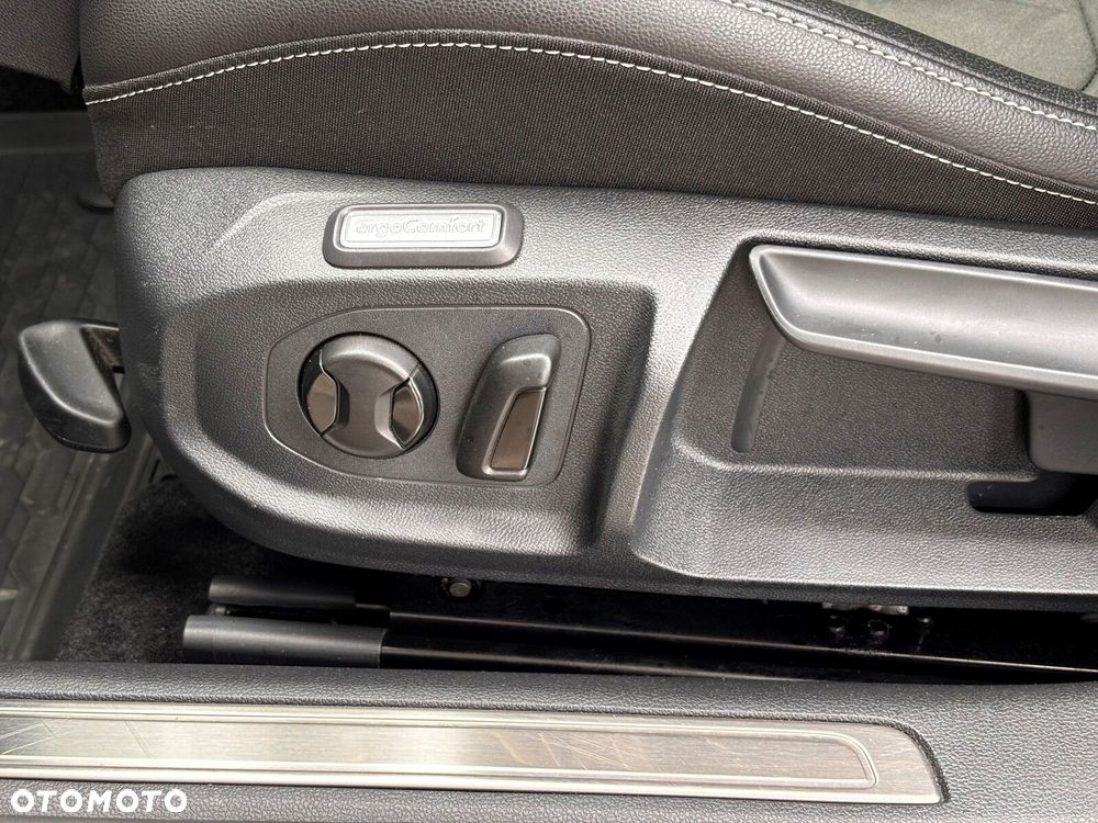 Volkswagen Arteon 2.0 TDI SCR Elegance DSG - 24