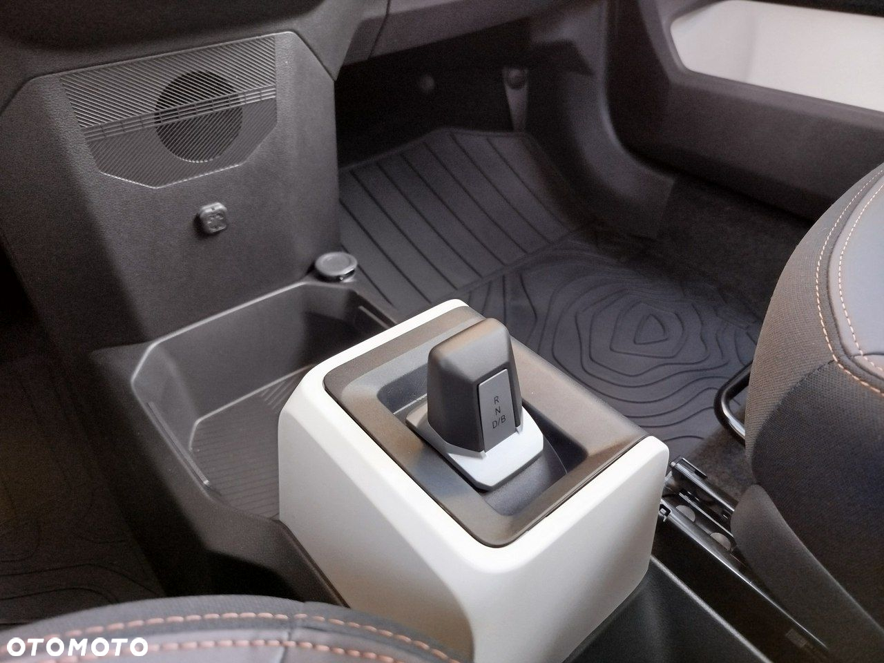 Dacia Spring - 8