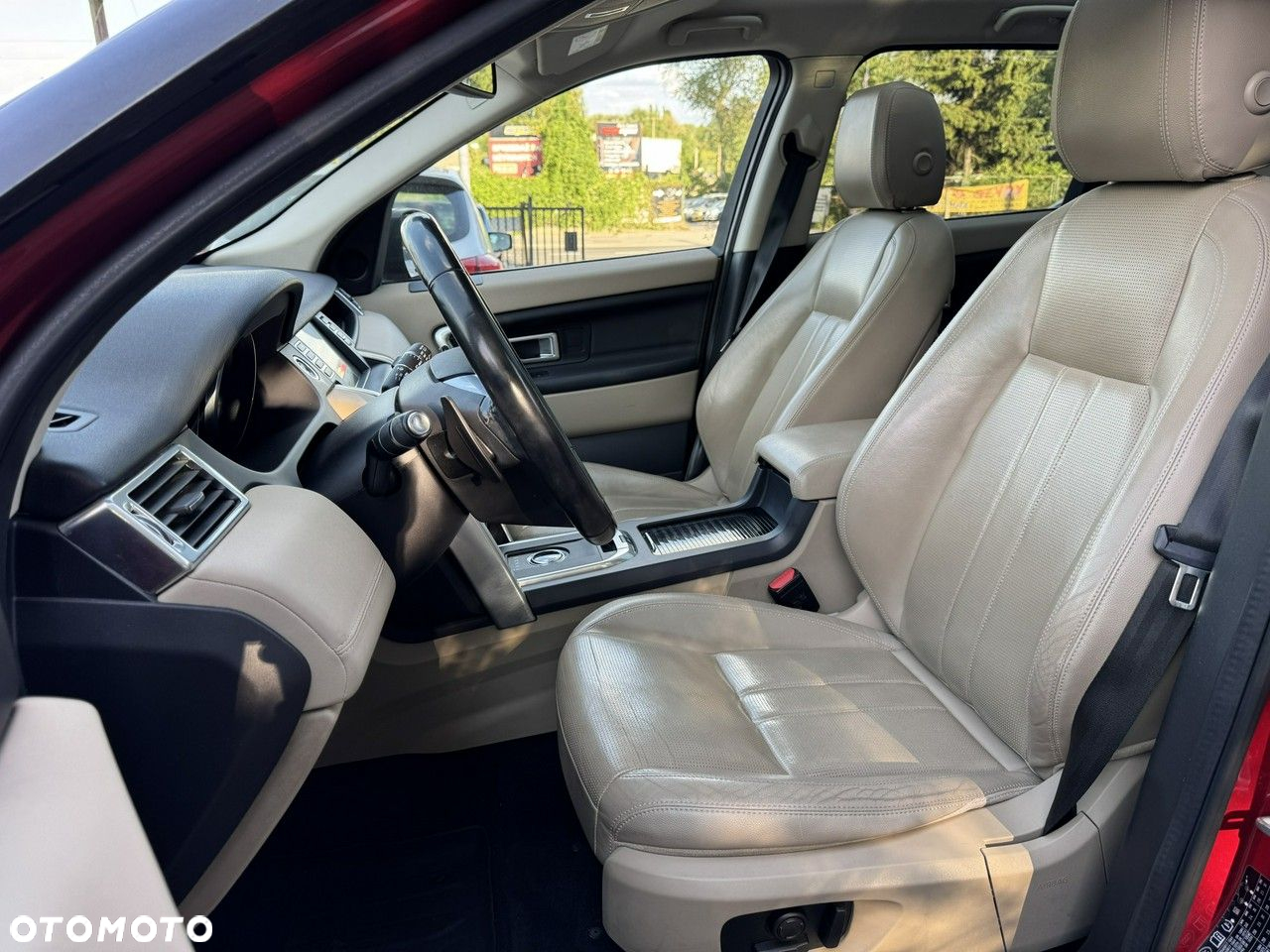 Land Rover Discovery Sport - 24