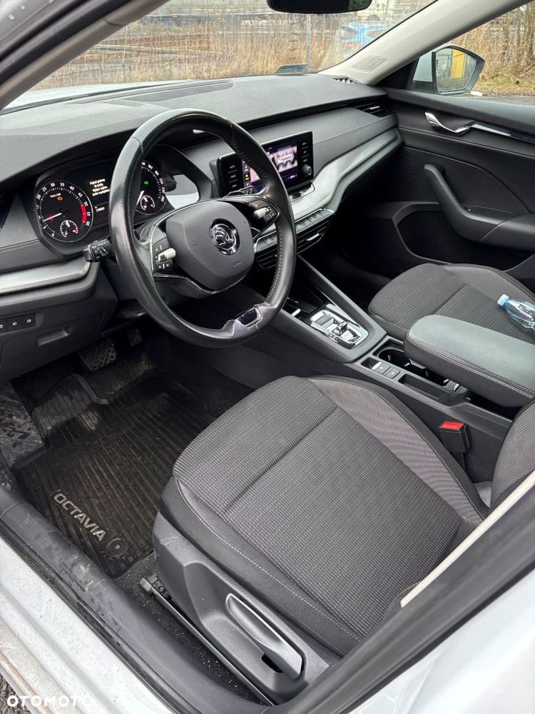 Skoda Octavia 2.0 TDI Ambition DSG - 8