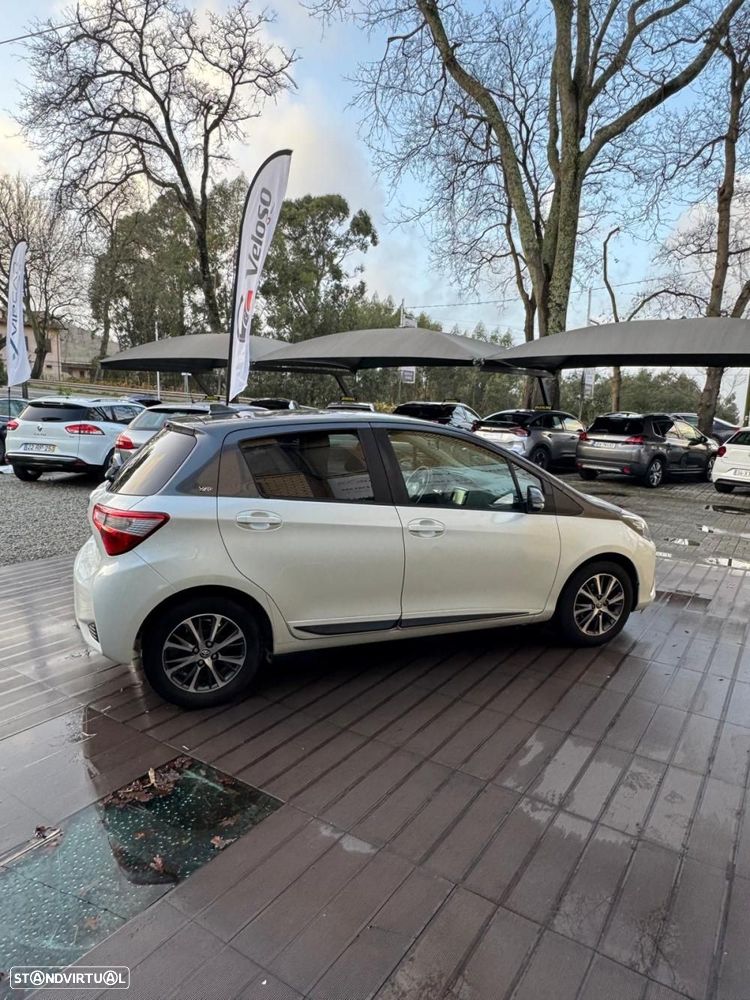 Toyota Yaris 1.0 VVT-i 20 Anos - 3
