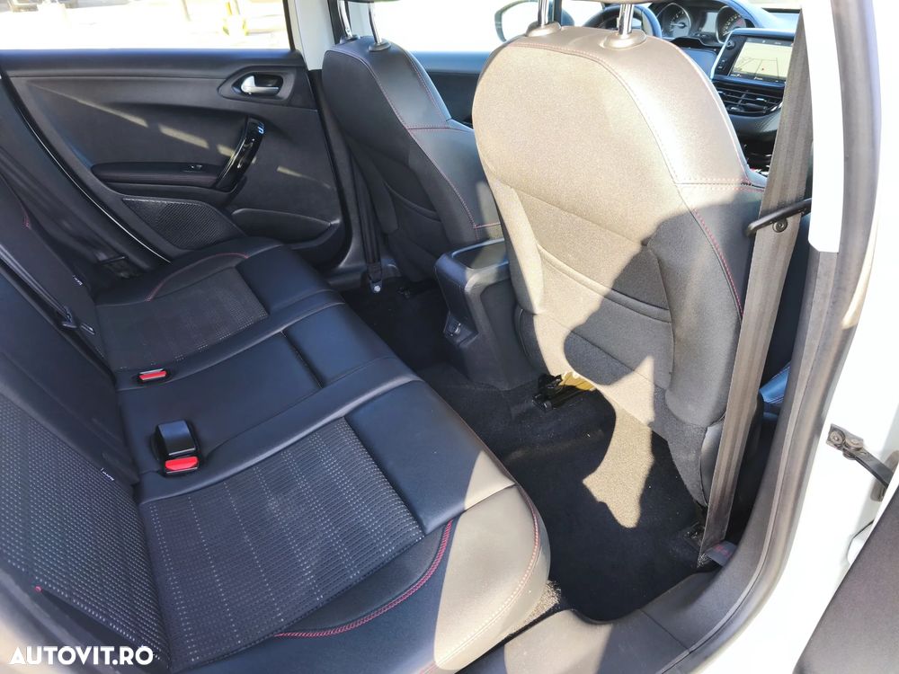 Peugeot 2008 PureTech 110 Stop&Start GT-Line Edition - 36