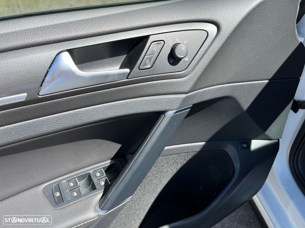 VW Golf 1.4 GTE Plug-In-Hybrid DSG - 13