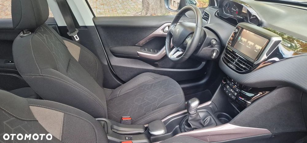 Peugeot 2008 - 8