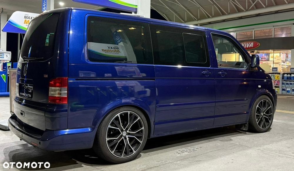 Volkswagen Multivan - 1