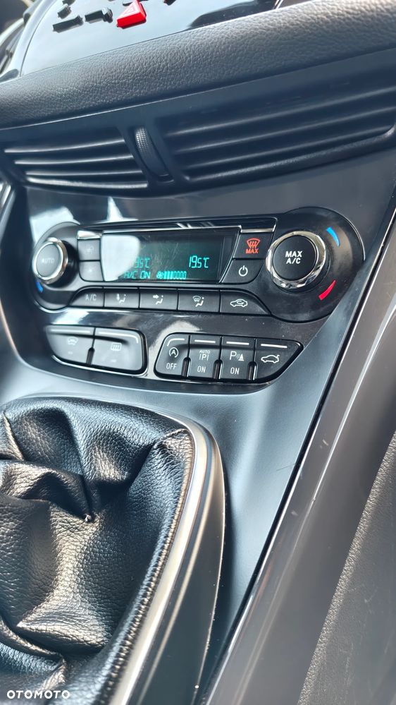 Ford Kuga 1.6 EcoBoost 2x4 Individual - 27