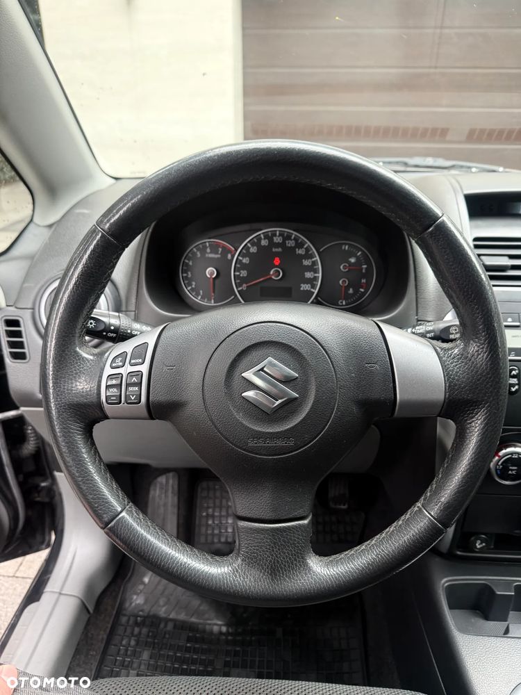 Suzuki SX4 1.6 GS / Premium 4WD - 10